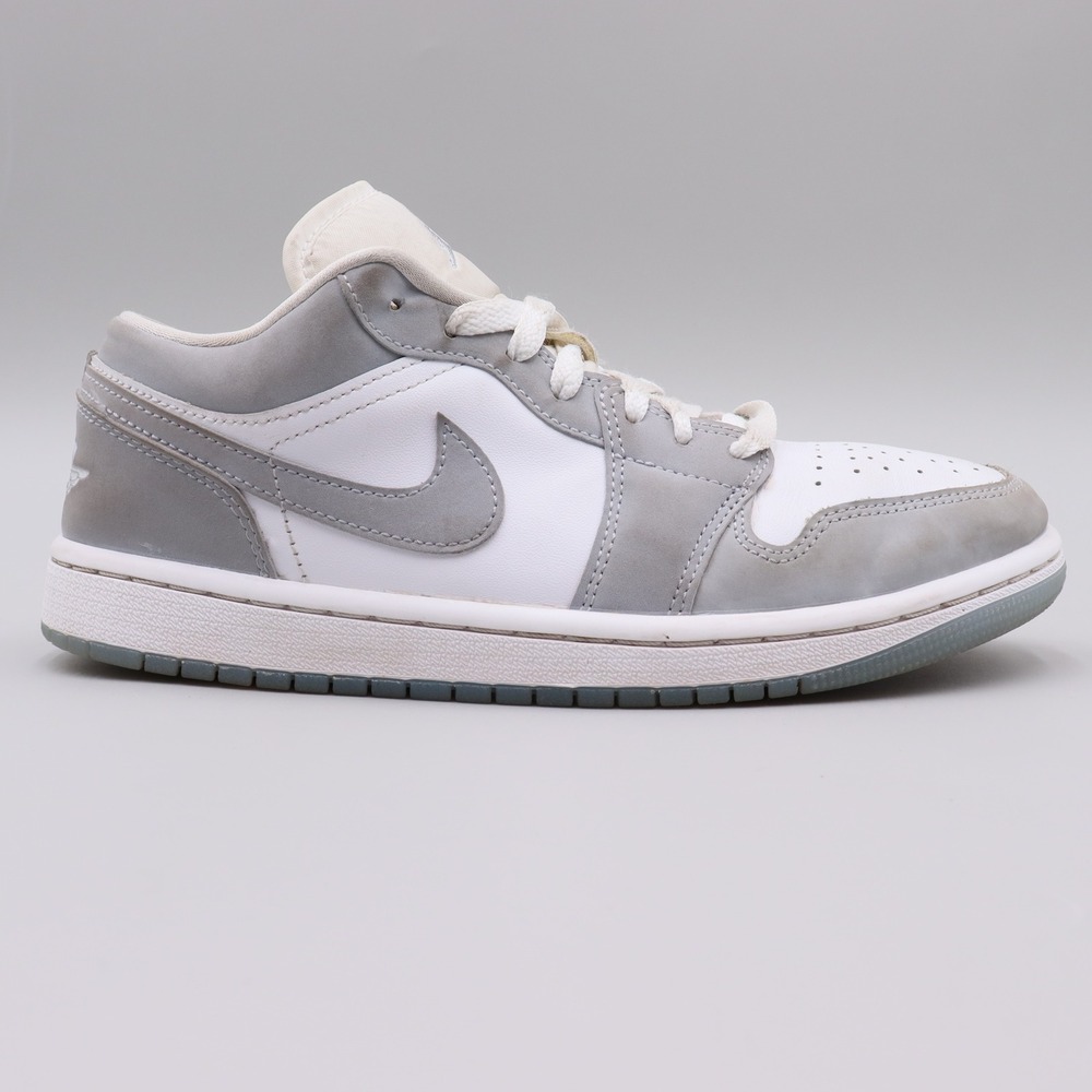 Jordan 1 Low White Wolf Grey White Womens Size 7 US Casual Sneakers DC0774-105